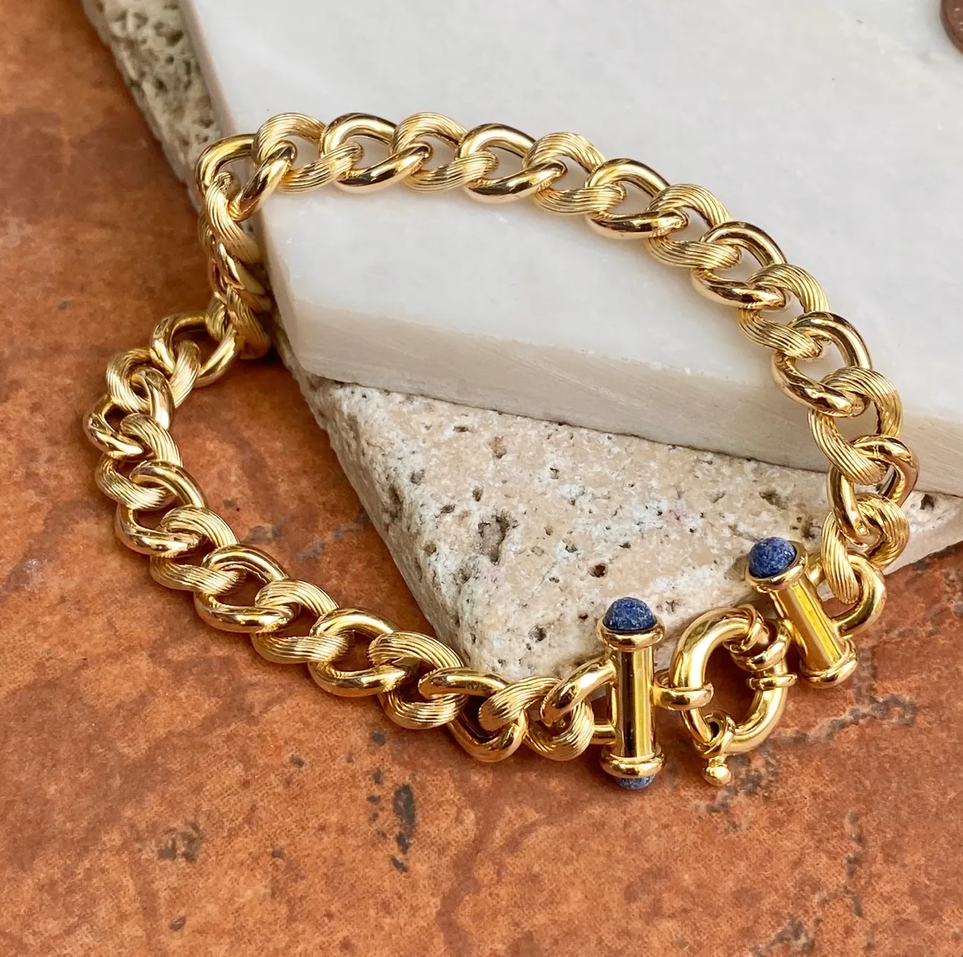 Estate 14KT Yellow Gold Rounded Textured Cabochon Lapis Toggle Clasp Bracelet 8”