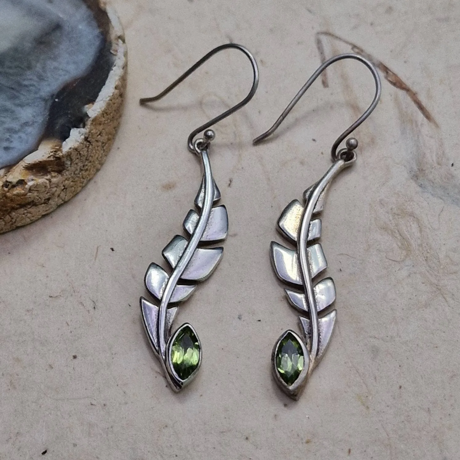 FacetedPeridot Leaf Design Silver Sterling 925 Hook Earring