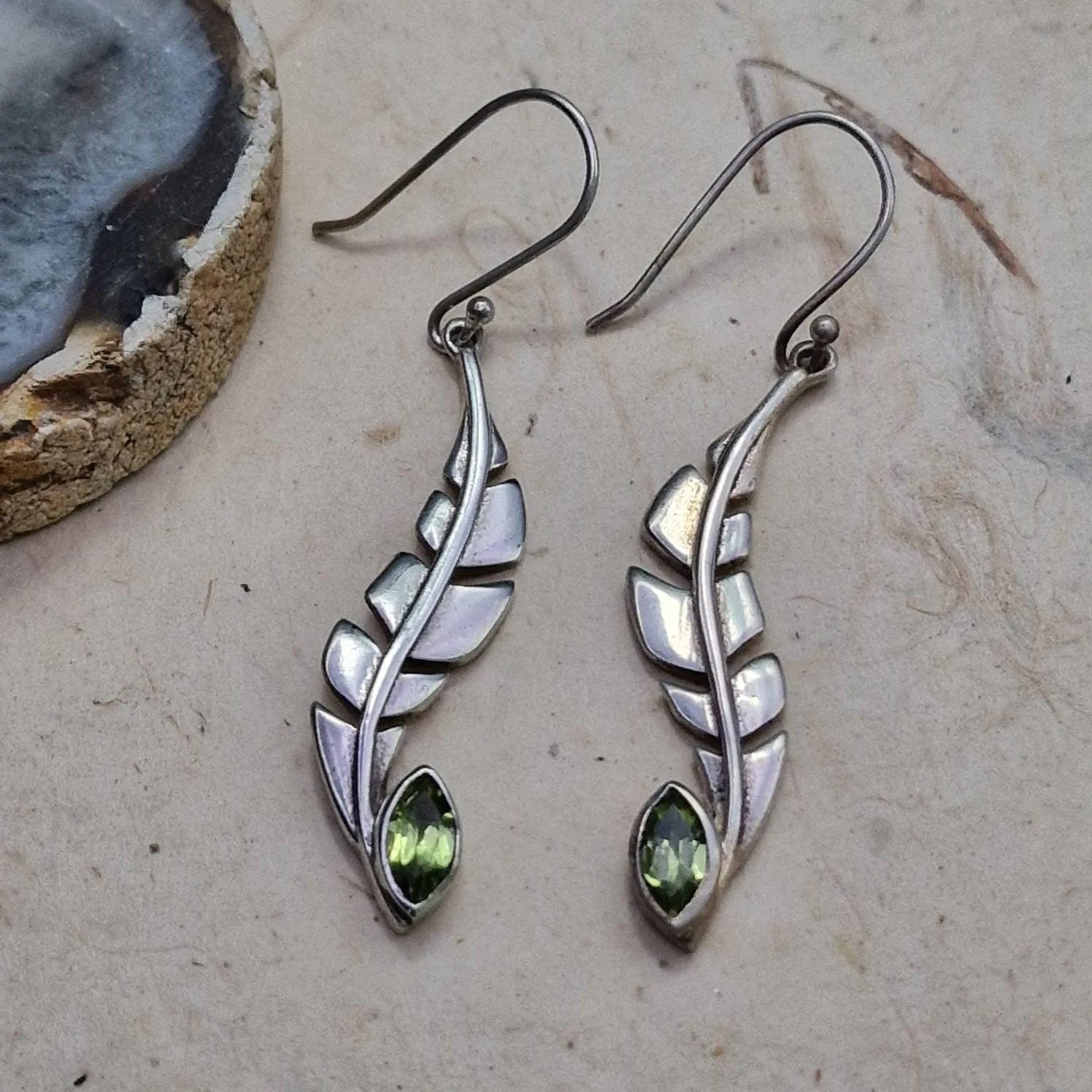 FacetedPeridot Leaf Design Silver Sterling 925 Hook Earring