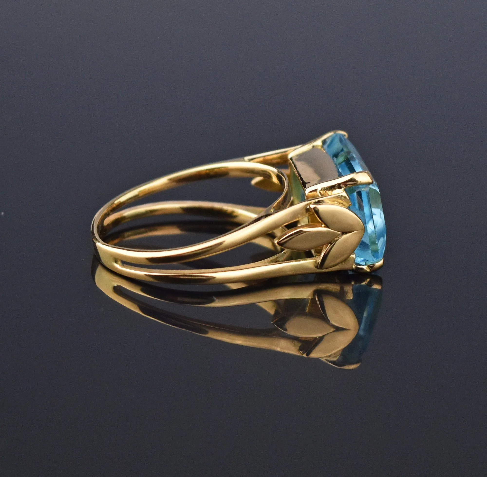 Heavy Vintage 18K Gold Blue Topaz Ring